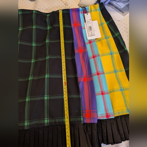 Alice and Olivia Pleated multi color semira mini skirt - Picture 4 of 5